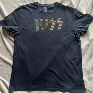 Kiss vintage logo iron on from 70s. Men’s size extra large.